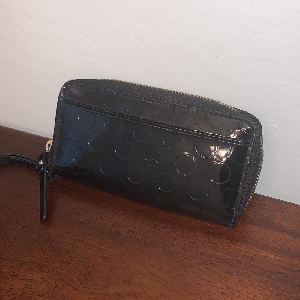 KATE SPADE BNWT BEAUTIFUL BLACK PATENT LEATHER WRISTLET - Picture 4 of 11
